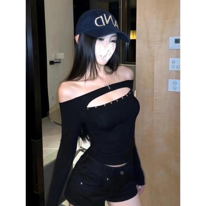 YIDENG欧美辣妹修身斜肩铆钉长袖上衣女春季显瘦百搭收腰设计T恤