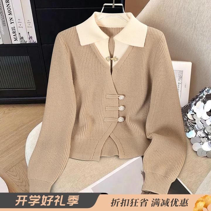 她池2025冬装新款女装撞色拼接翻领短款长袖假两件毛衣T53H3183M