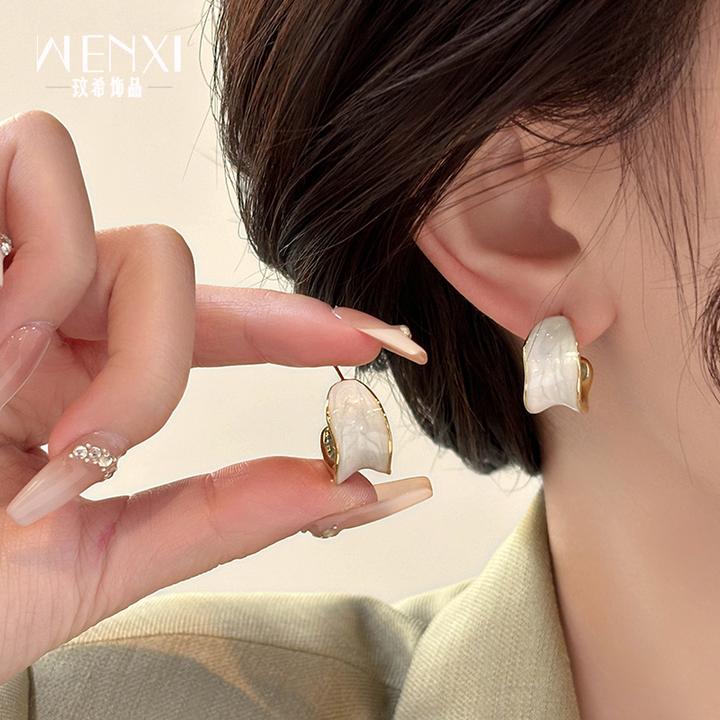 铜合金珐琅耳饰 白色耳环女轻奢小众耳钉2025年新款高级感耳饰品