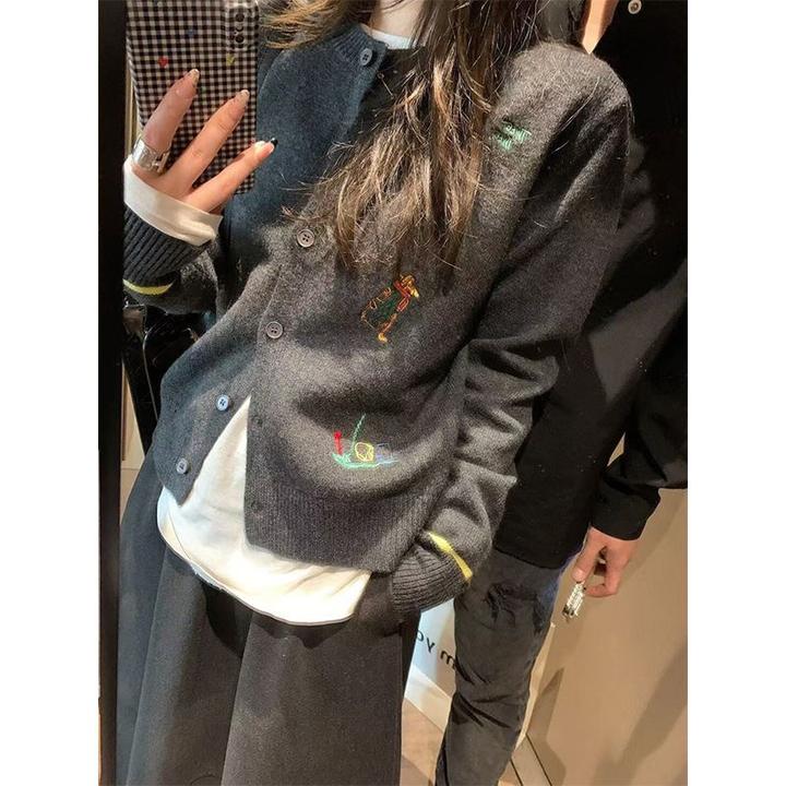 刺绣开衫2025新款洋气氛围感可爱圆领休闲慵懒上衣女秋冬单穿毛衣