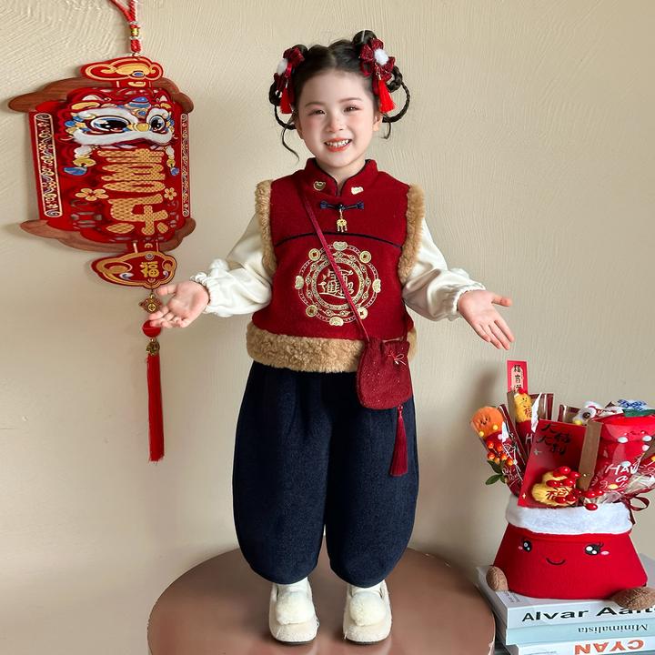 女童冬款唐装加绒内搭马甲三件套2025年新款童装冬季中国风拜年服