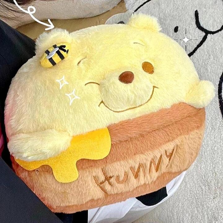 小熊抱枕维尼噗噗蜜蜂款送女朋友闺蜜学生玩偶办公室毯子毛绒玩具