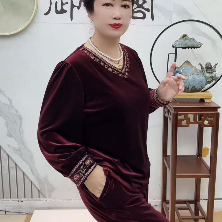 新版秋香果绿/车厘子色/火龙果色显瘦气质中老年妈妈穿搭刺绣套装