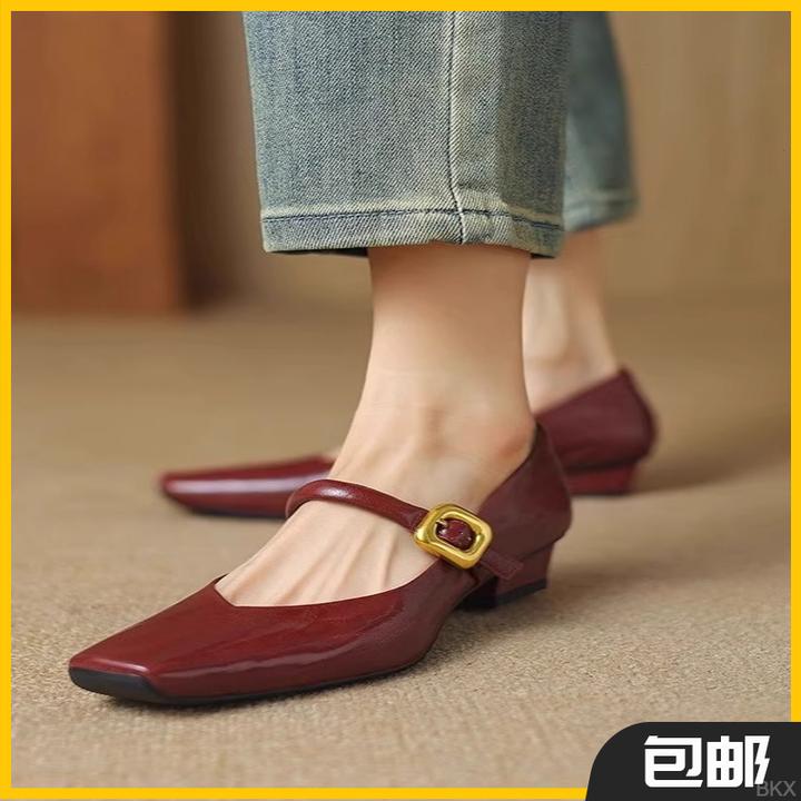 工厂直供方头一字带金扣玛丽珍鞋女复古百搭粗跟单鞋低跟红色浅口