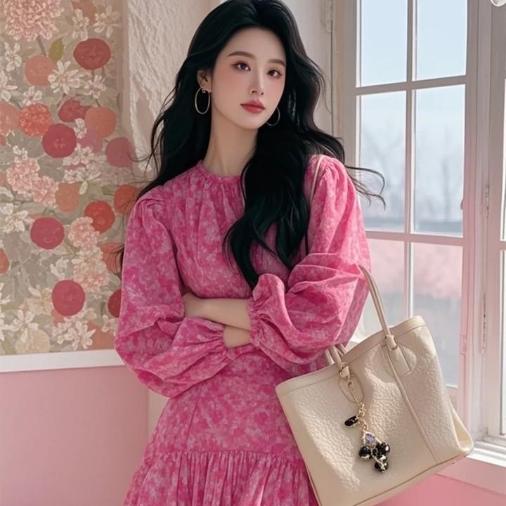 微醺甜茶 法式V领高级印花收腰玫粉色连衣裙2025春夏碎花