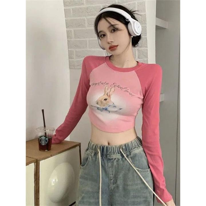 春秋纯欲格兔子长袖独特别致T恤女新款正肩辣妹打底露脐短上衣ins