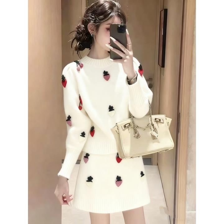 今年流行针织套装秋冬小个子穿搭女2025新款巨好看上衣短裙两件套