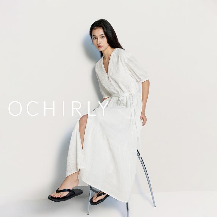 ochirly欧时力 V领中袖连衣裙A字腰带夏季商场同款流光风2025新品