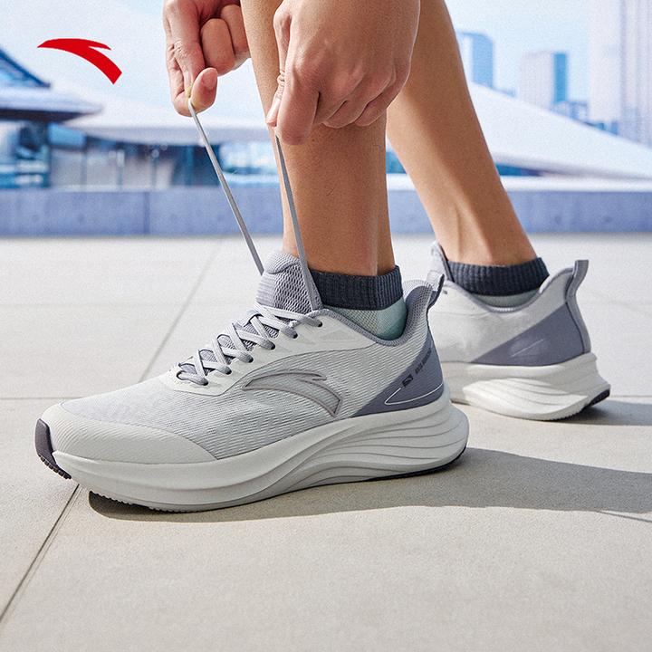 安踏轻质跑步鞋情侣冬季上新流光风轻便男鞋通勤减震防滑运动跑鞋