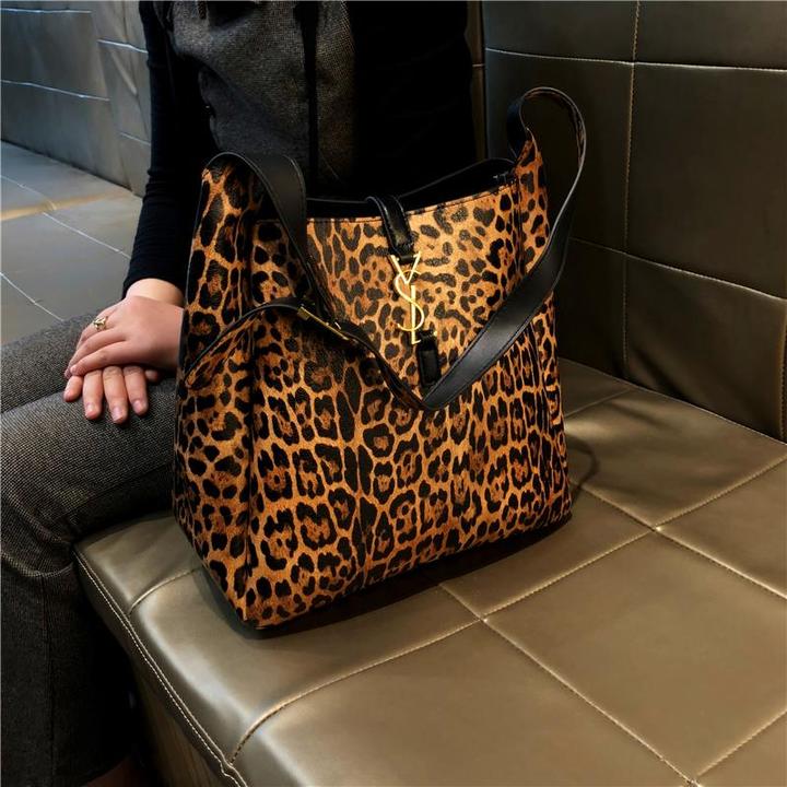 香港品牌豹纹印花女士托特包2026新款时尚高级感通勤单肩腋下包超