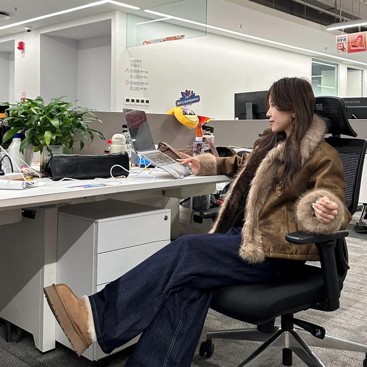 美式复古蓝色阔腿牛仔裤女春季2025新款水洗宽松显瘦拖地裤子