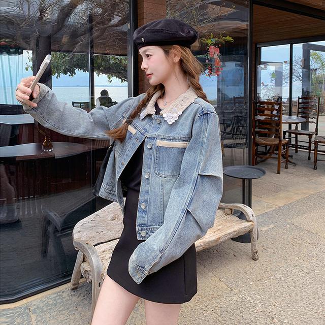 设计感蕾丝拼接短款牛仔外套女春秋新款今年流行爆款超火洋气上衣