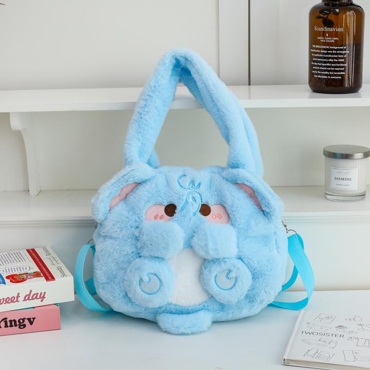 百大穿搭时髦毛绒包包