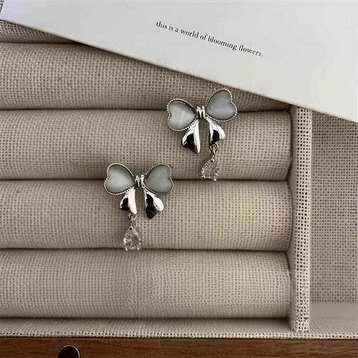 铜合金锆石耳饰 甜美清新个性设计蝴蝶结水滴锆石耳钉耳环女气质