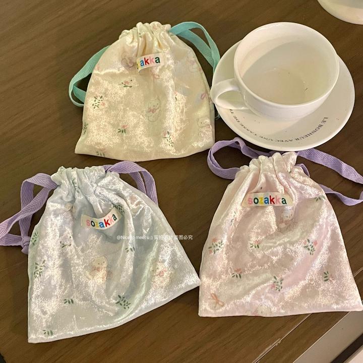 碎花卡通小熊束口抽绳收纳袋化妆包杂物包口红包零钱袋旅行分装袋