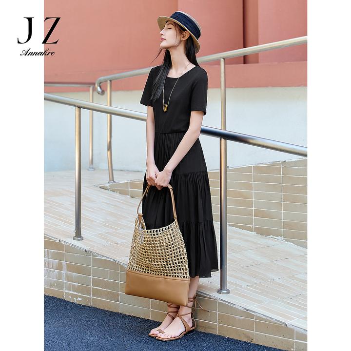 玖姿安娜蔻KWFX50079气质针梭拼接收腰显瘦连衣裙小黑裙女裙子