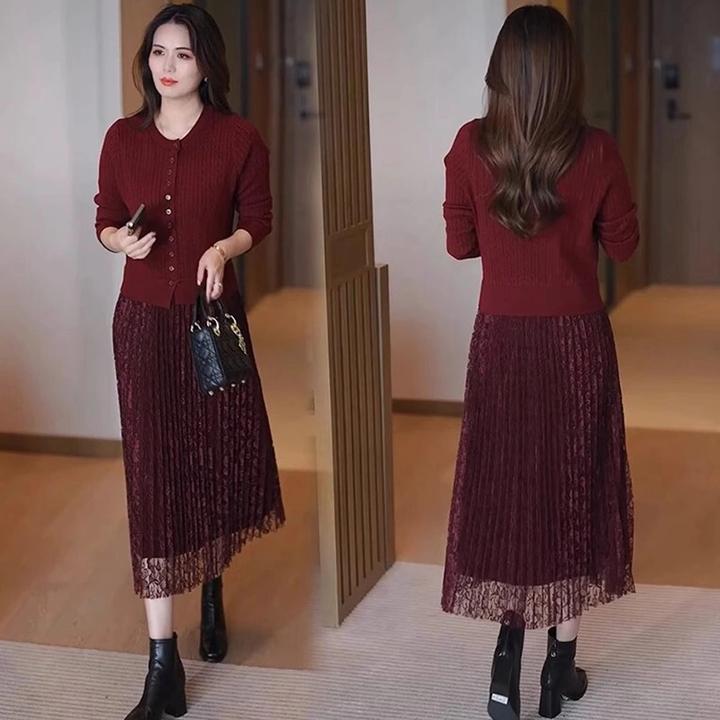 针织连衣裙女2024秋冬季新款时尚洋气假两件套遮肚显瘦蕾丝长裙子