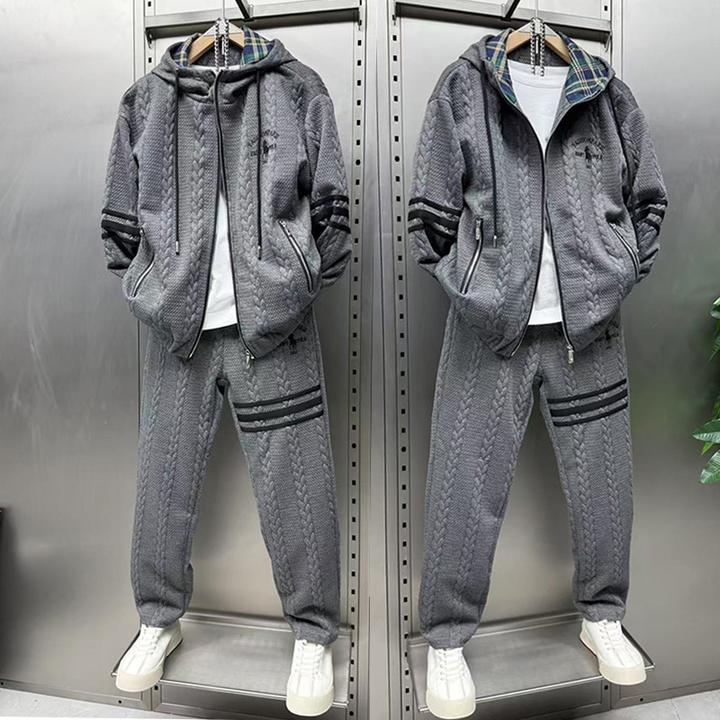 套装男秋冬新款连帽外套帅气老钱风刺绣夹克直筒休闲运动裤两件套