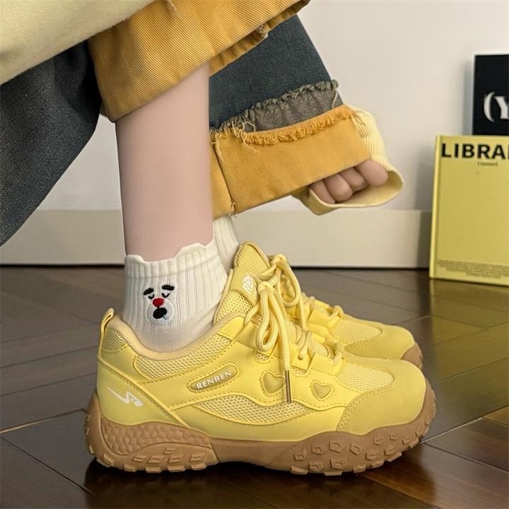 人本女鞋黄色网面运动登山鞋2025秋季新款网面透气百搭平底德训鞋