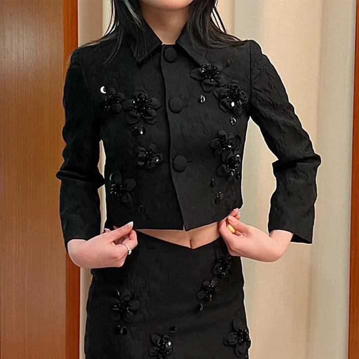 2025秋冬时尚方领修身立体花朵钉珠短款西装外套女黑色长袖重工
