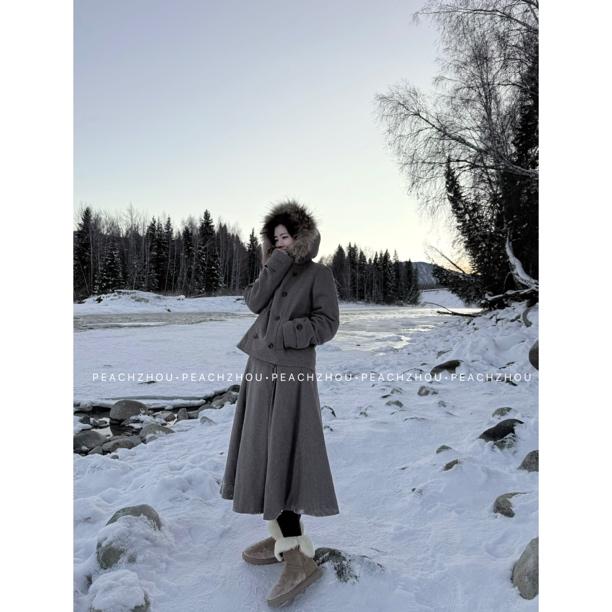 PEACHZHOU 羊毛呢夹棉可拆卸毛领连帽双排扣外套压褶A字半身裙