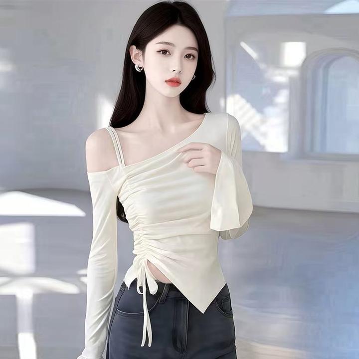 春秋季辣妹纯欲风打底衫女2025新款独特漂亮设计感露肩不规则上衣