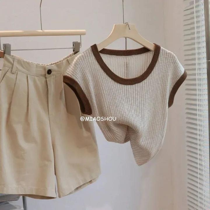 夏季温柔系穿搭女2025新款韩版减龄U领针织短袖休闲短裤两件套装
