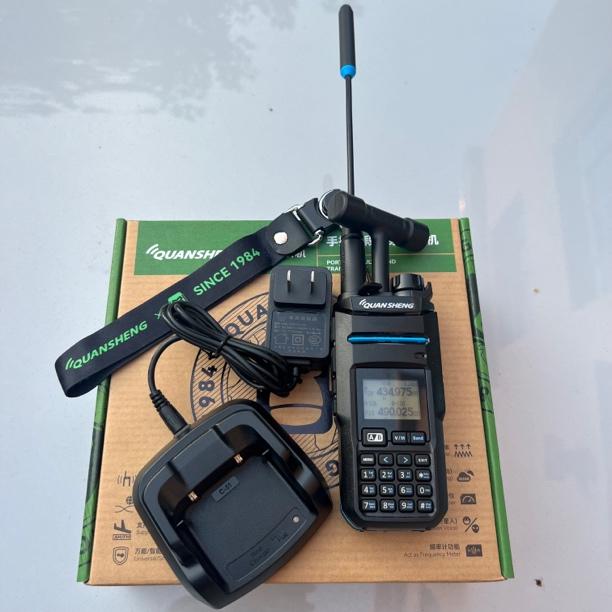 泉盛TK11大功率对讲机全频段户外手持无线电自驾游手台设备