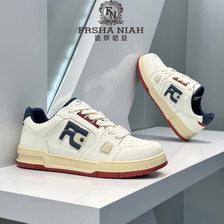 法莎尼亚板鞋秋冬季皮面低帮软底系带潮流休闲鞋轻便韩版百搭男鞋