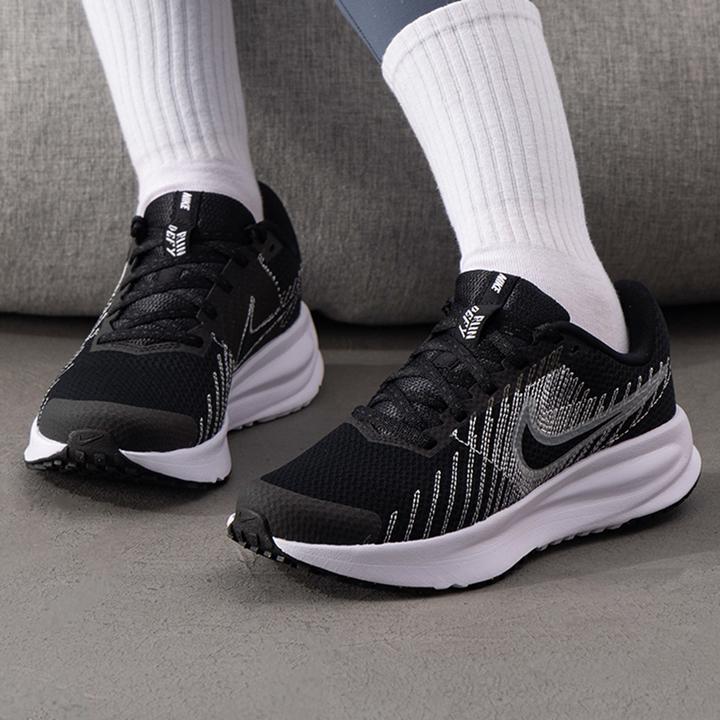 耐克女鞋2025夏季新款运动鞋时尚耐磨轻便透气跑步鞋训练鞋HM9593