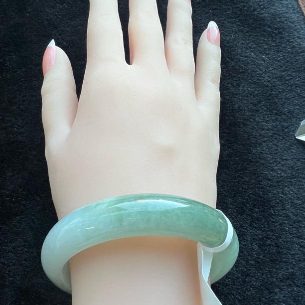 翡翠飘花女镯女款绿色冰透