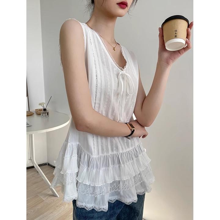 白色v领吊带背心女2025新款春季内搭设计感蕾丝宽松无袖上衣外穿
