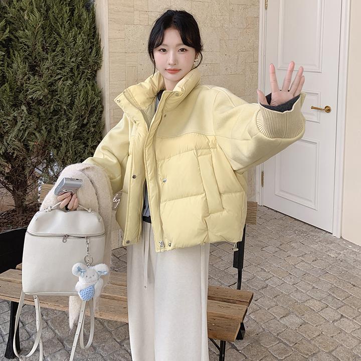 奶黄色毛呢拼接羽绒服女冬季超好看立领面包服加厚白鸭绒短款外套