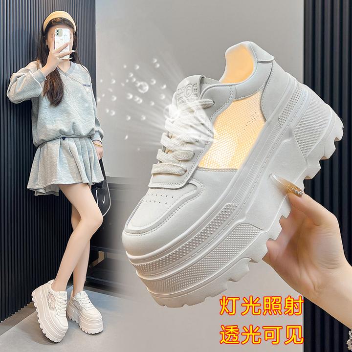 厚底小白鞋女2025夏季新款透气网面鞋超轻增高小个子轻便板鞋潮