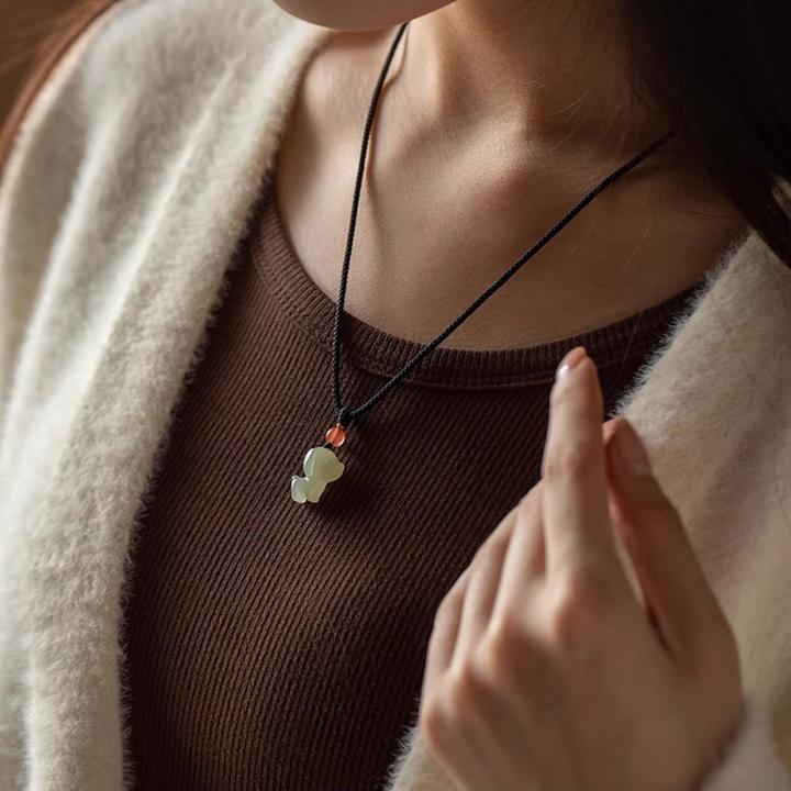 气质百搭可爱萌宠玉石女项链挂件天然正宗和田玉专卖生肖狗吊坠