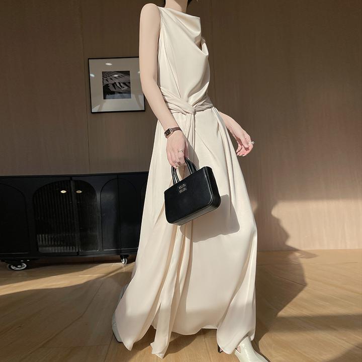 法式轻奢无袖连衣裙子女夏季新款设计大方得体缎面背心长裙礼服