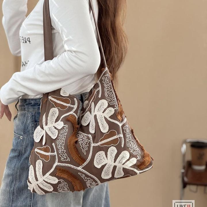 韩系文艺森系立体刺绣花朵蝴蝶帆布袋清新休闲百搭学生单肩斜挎包