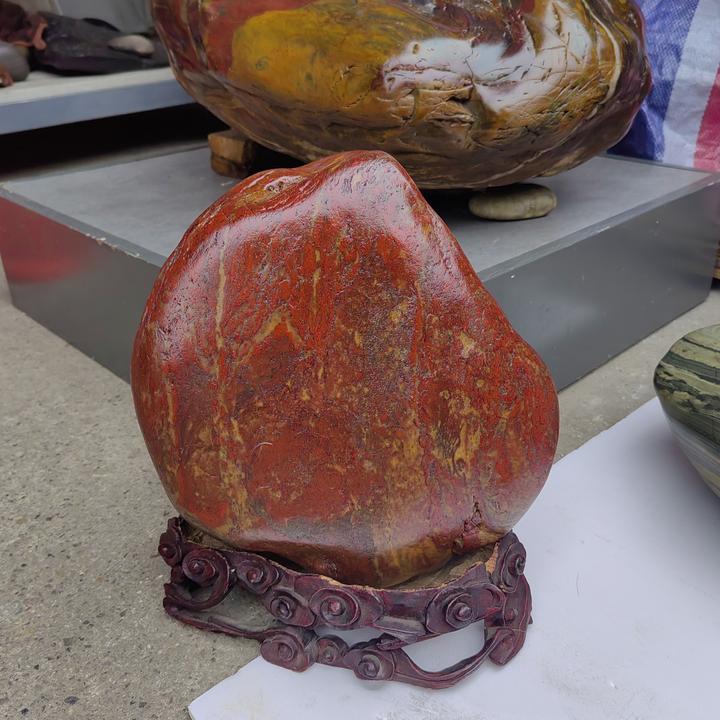 原石三彩彩卵石一颗红心水冲石红红火火饱满完整精品摆件14.10.27