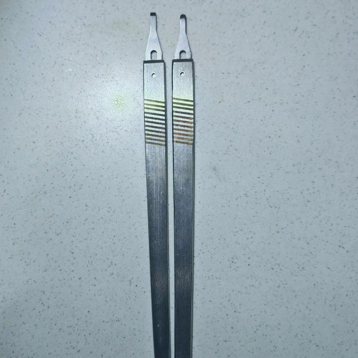 一次性修脚刀嵌甲刀甲沟刀修脚刀技师专用修脚刀一把刀柄30个刀片