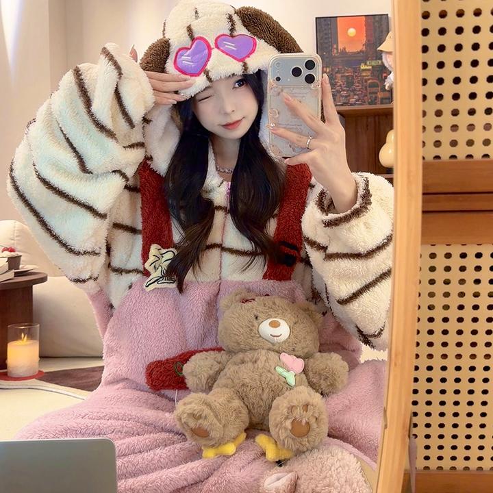 连体粉色修勾睡衣女生珊瑚绒冬季长袖长裤可爱加厚保暖家居服套装