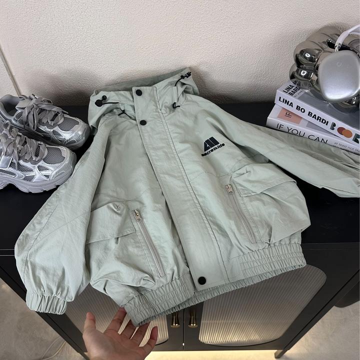 小童工装潮酷中大童2025春新款儿童连帽拉链衫春装帅气洋气外套