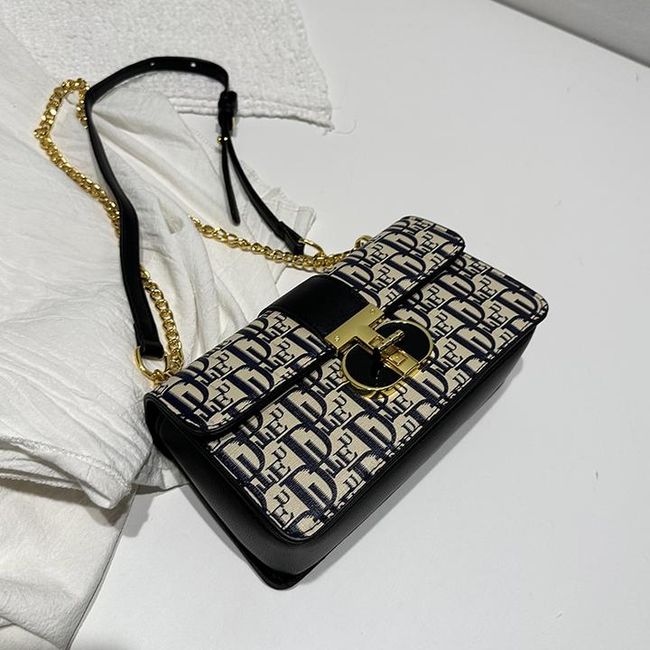 法国品牌2025新款爆款便携休闲网红时尚气质百搭女款单肩斜挎包包