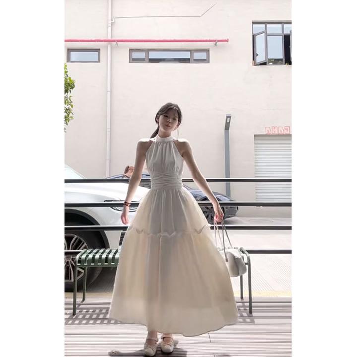 法式时尚温柔风白色无袖挂脖连衣裙海边度假气质显瘦休闲A字长裙