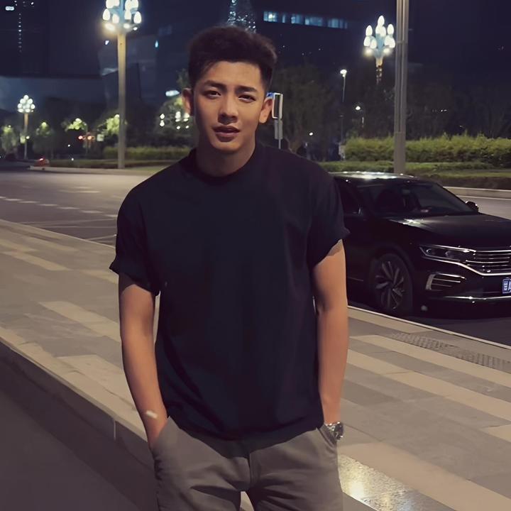 300g重磅美式短袖T恤厚实不透夏季宽松大码纯棉情侣纯色半袖男女