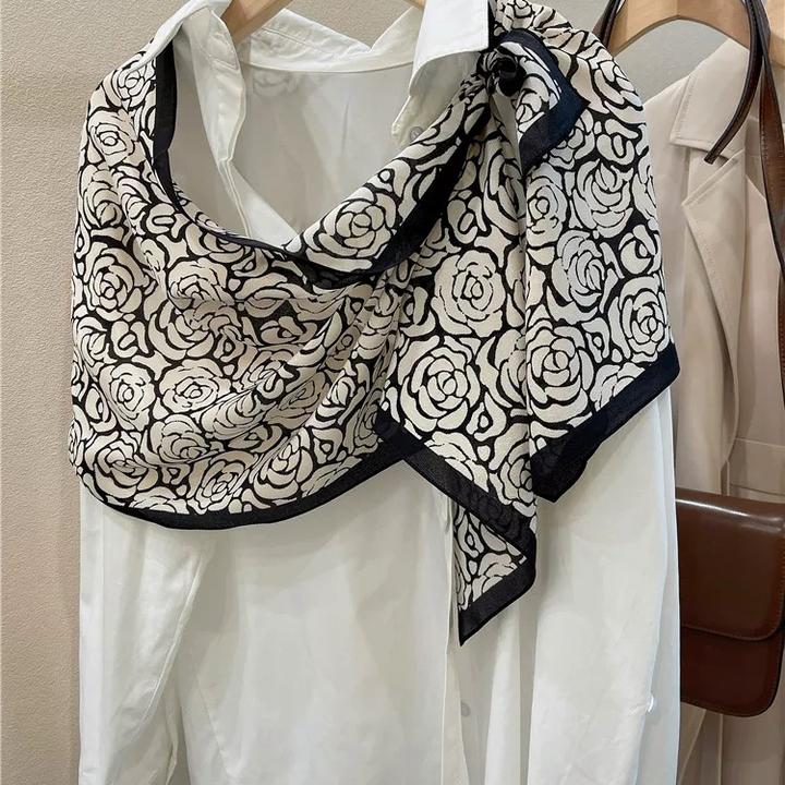 100桑蚕丝36乘150尺寸，山茶花时尚长巾网红丝巾气质洋气百搭款