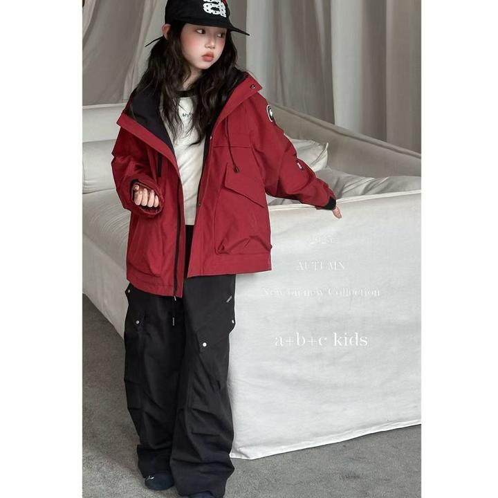 女童冲锋衣外套2025新款儿童洋气防风夹克中大童连帽宽松工装上衣