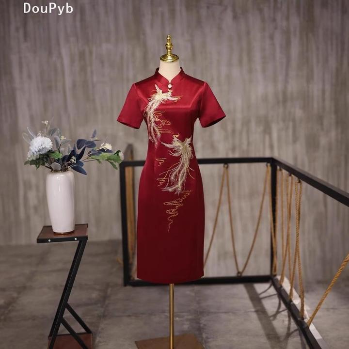 DouPyb轻奢妈妈装旗袍2025年春季新款红色婚宴喜婆婆结婚高端醋酸