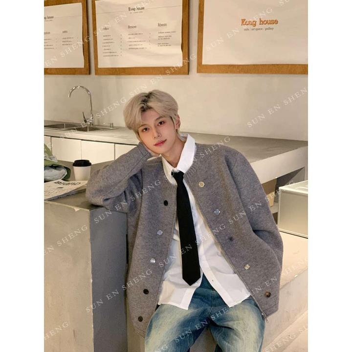 孙恩盛【小香风】小众设计感宽松针织开衫纽扣纯色圆领入秋外套