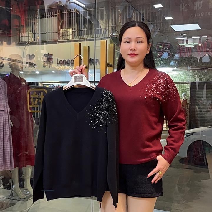 中老年妈妈装洋气重工绣花针织衫长袖宽松显瘦打底上衣