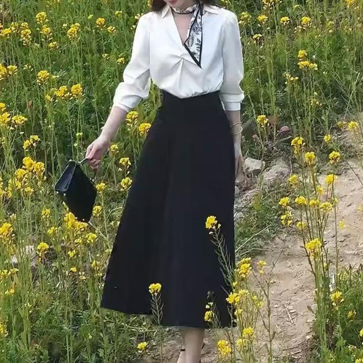 2025春夏新款时尚显瘦气质女士网红洋气两件套百搭款D7873